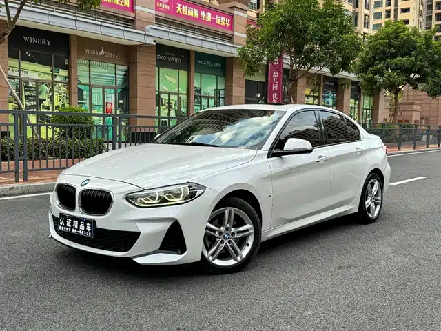 BMW 1 SERIES