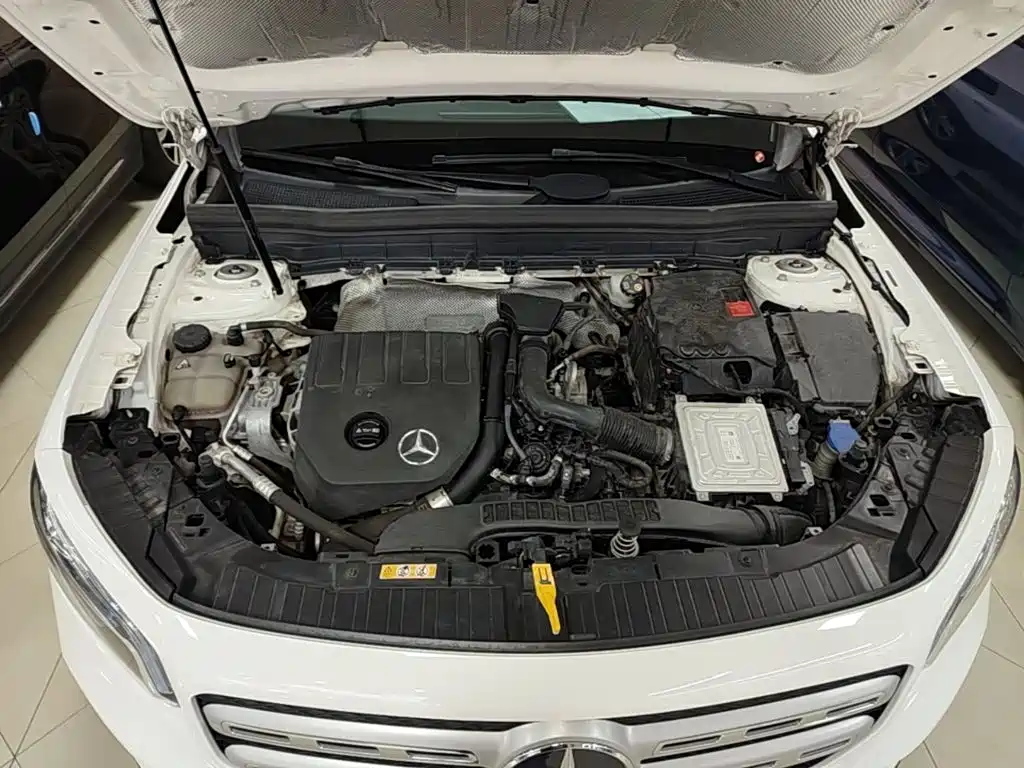 Mercedes-Benz GLB — миниатюра 20