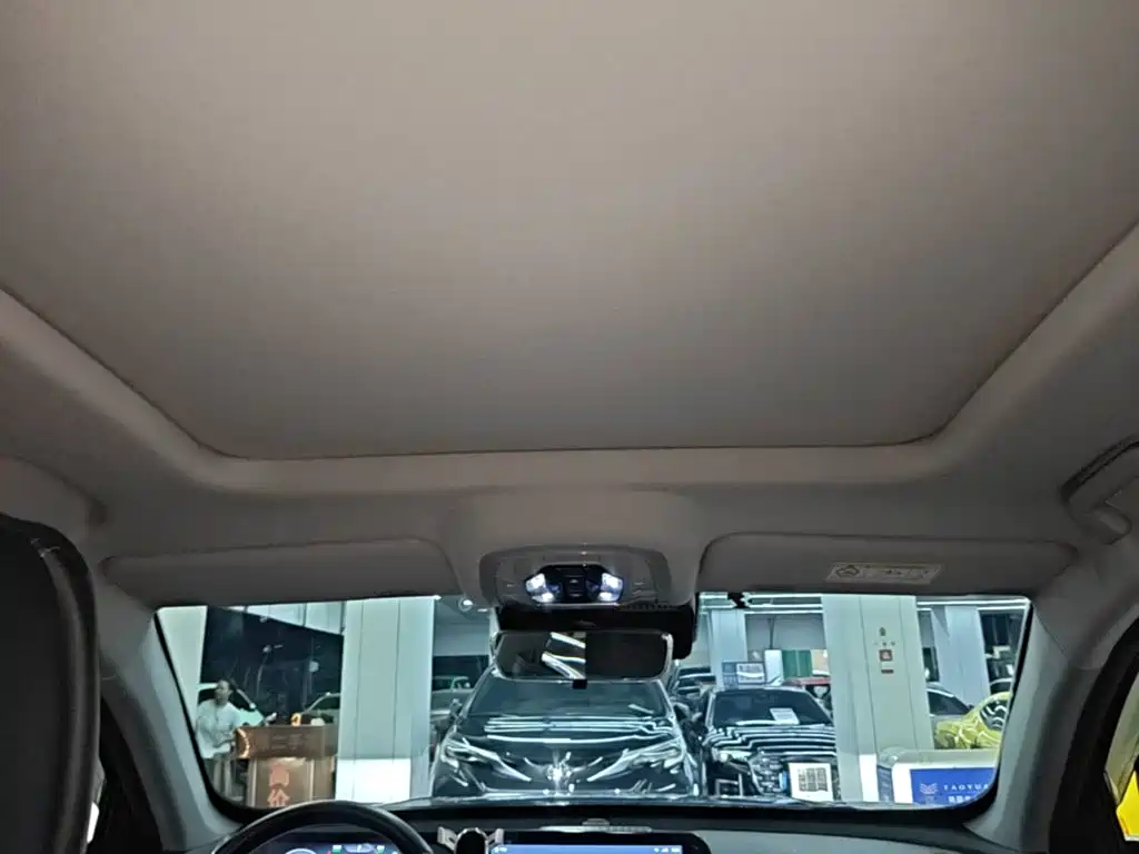 Chery Tiggo 8 PRO NEV — миниатюра 18