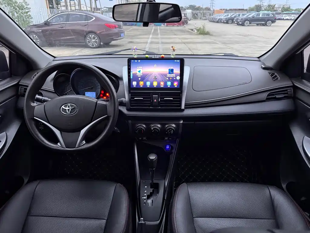 Toyota Yaris L — миниатюра 11