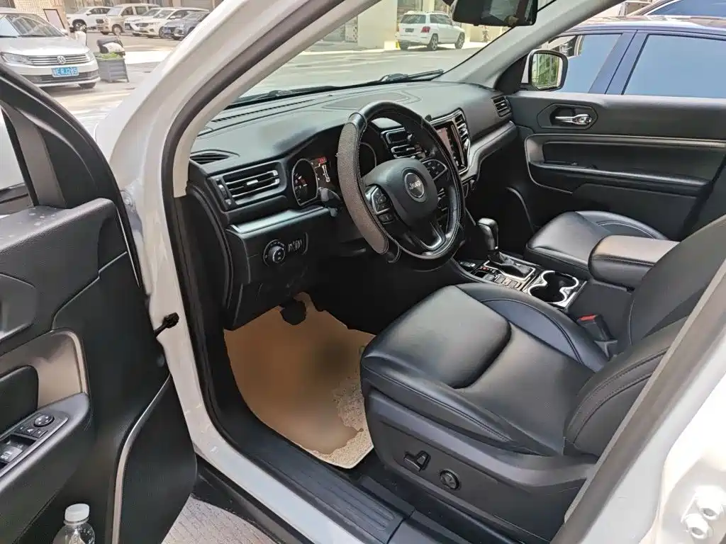 Jeep Grand Commander — миниатюра 12