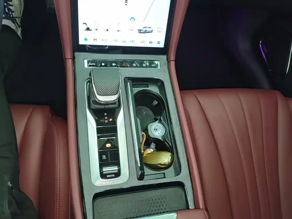 Hongqi Hongqi H5 PHEV — миниатюра 14