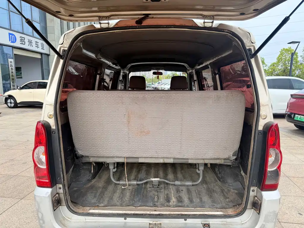 Wuling Rongguang — миниатюра 10