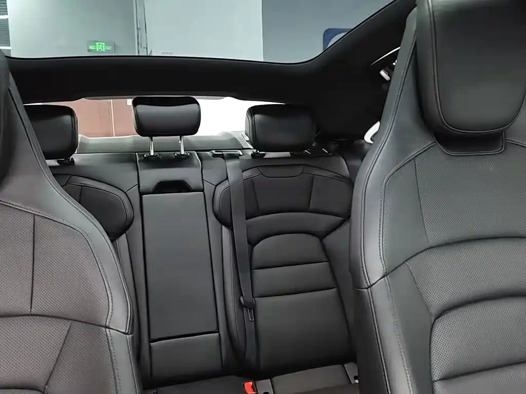 Porsche Taycan — миниатюра 12
