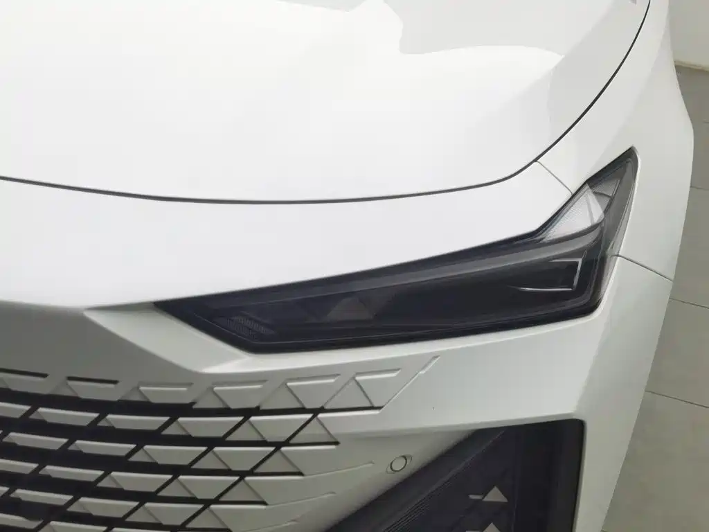 Changan UNI-V — миниатюра 7
