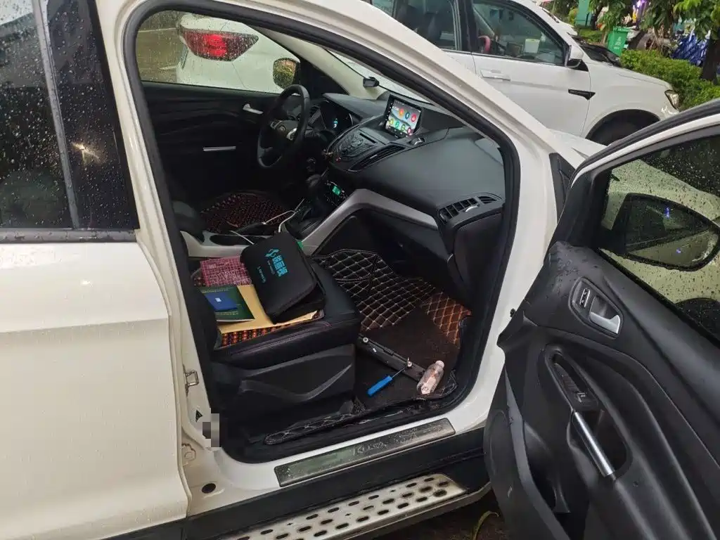 Ford Kuga — миниатюра 19