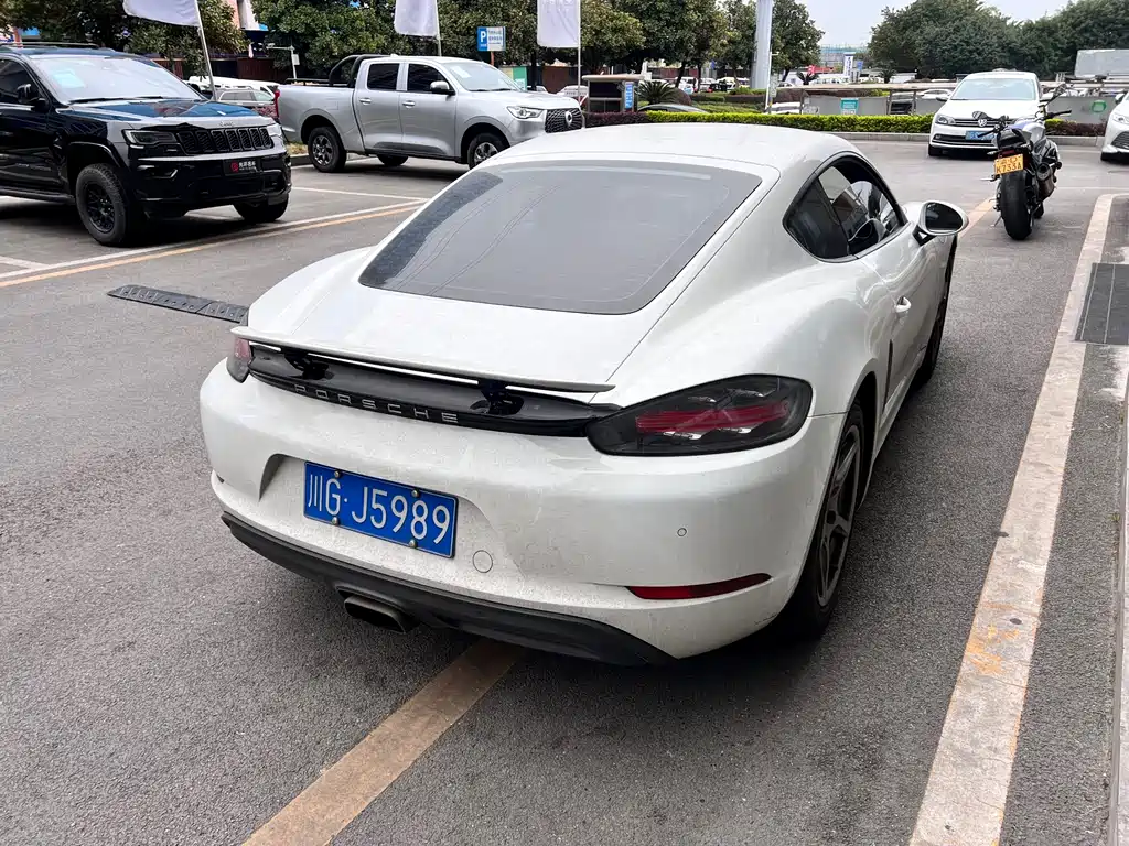 PORSCHE 718