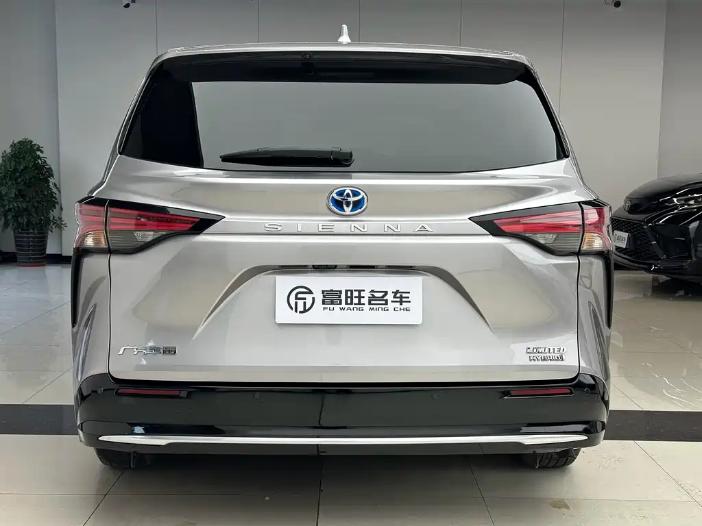 Toyota Sienna — миниатюра 23