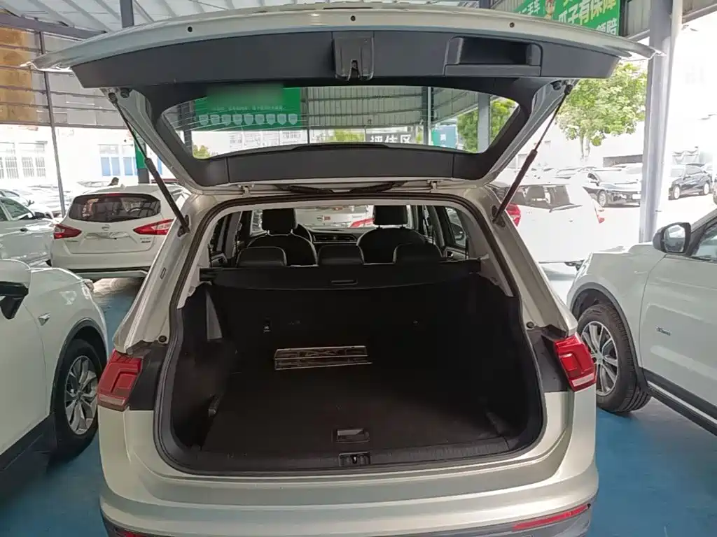 Volkswagen Tiguan L — миниатюра 19