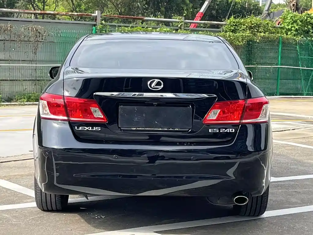 Lexus ES — миниатюра 19
