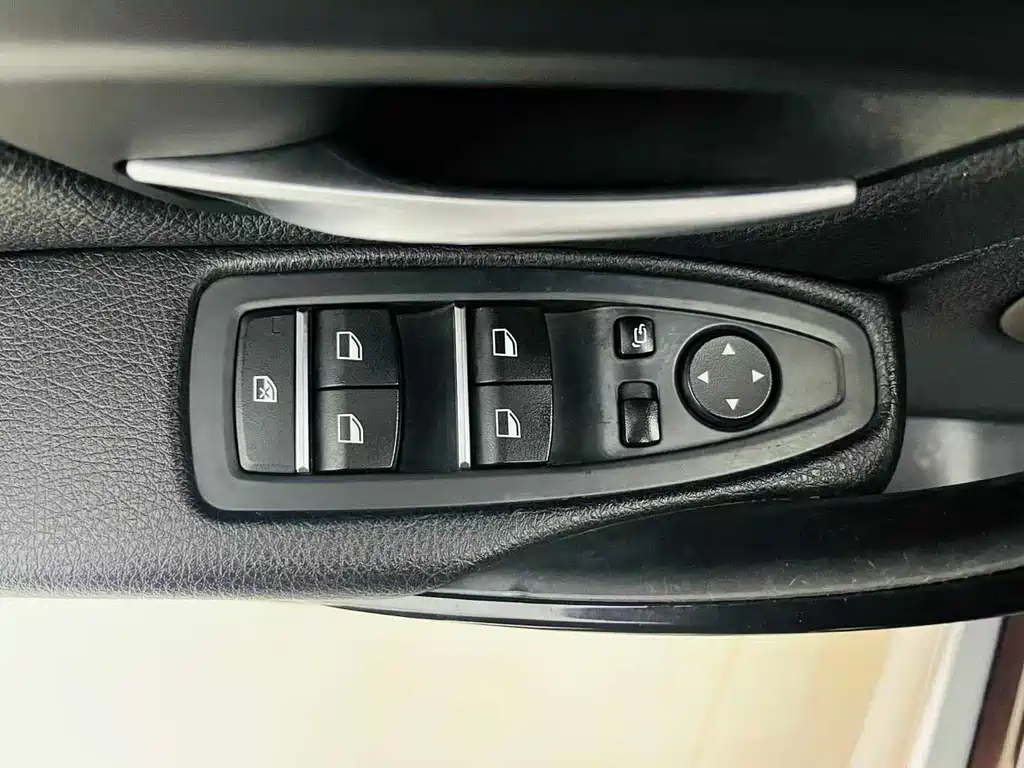 BMW 3 Series — миниатюра 11