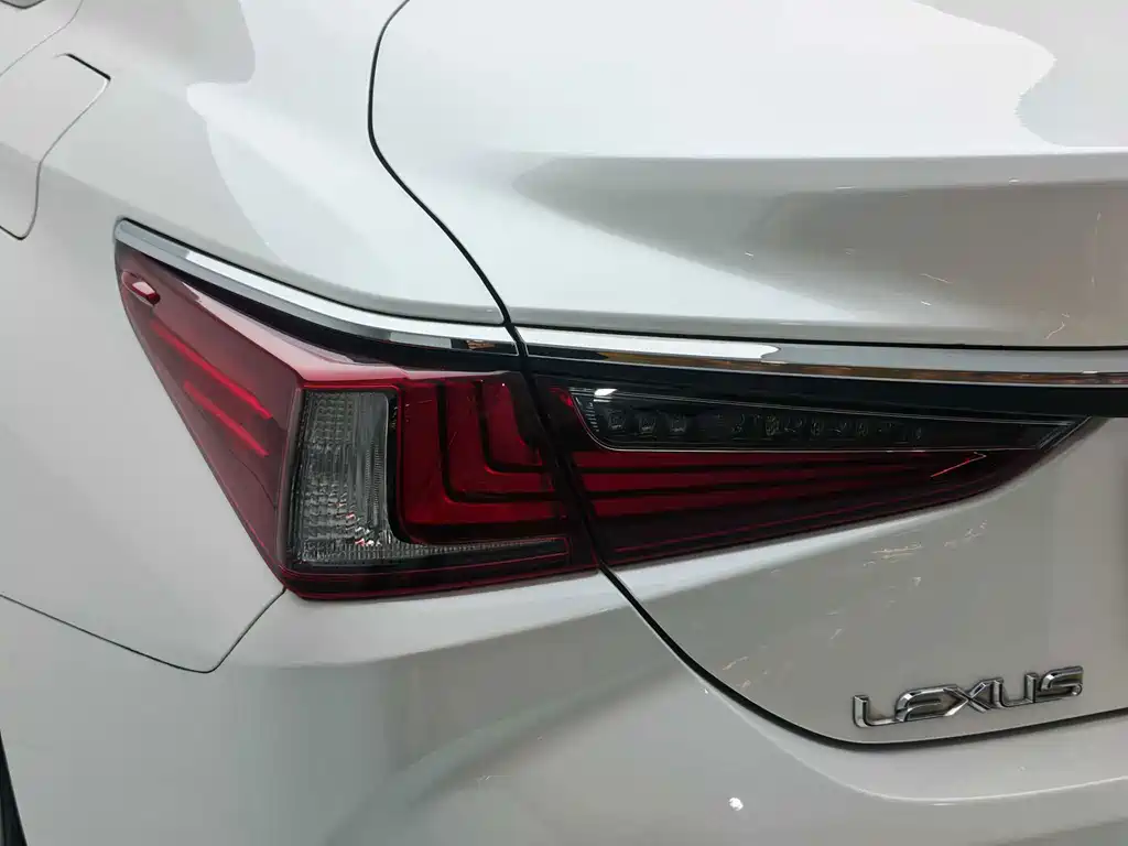 Lexus ES — фотографии объявления, Фото 10
