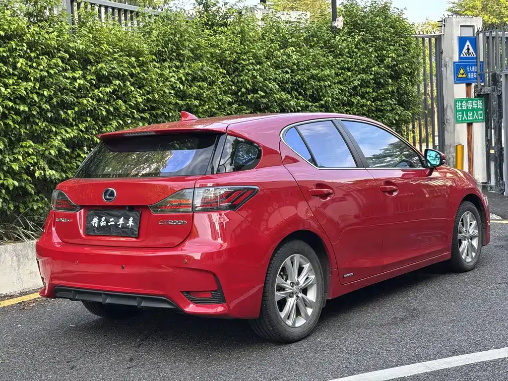Lexus CT — миниатюра 6