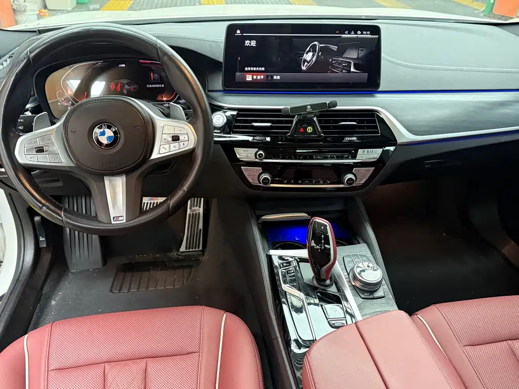 BMW 5 Series — миниатюра 9