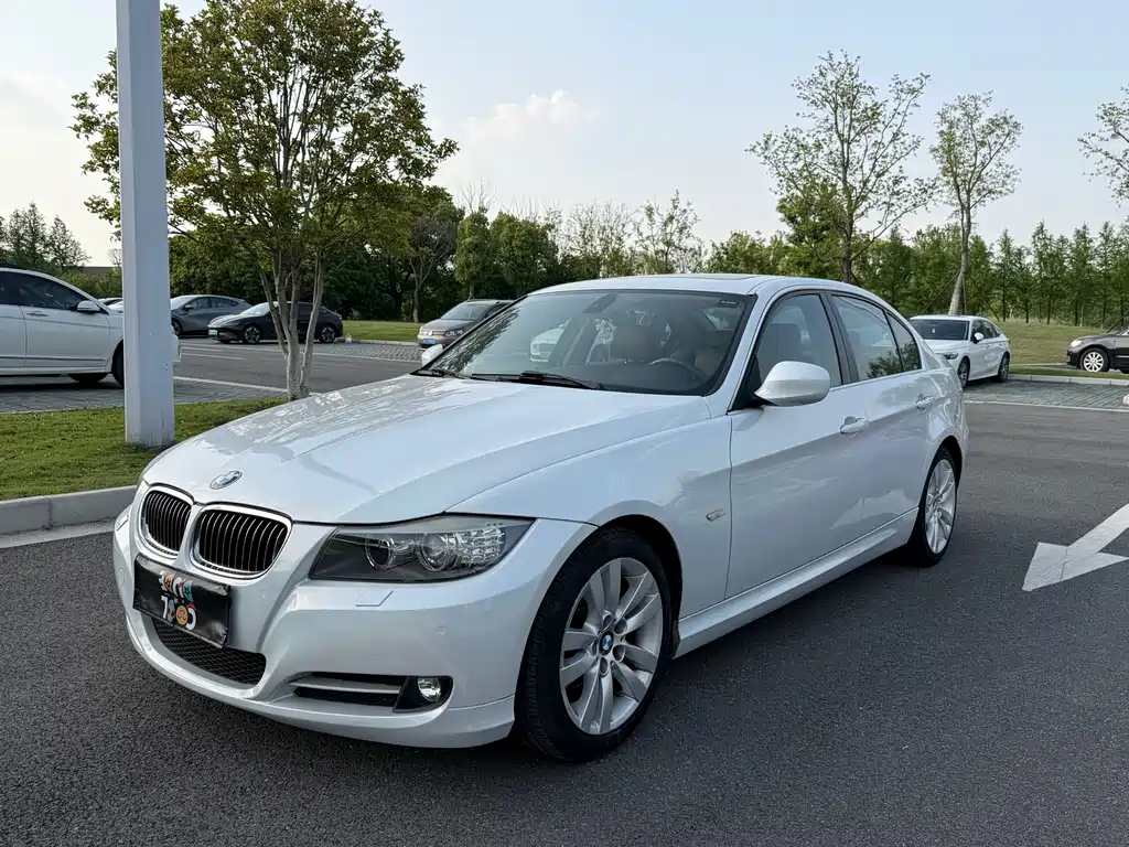 BMW 3 Series (Import) 2012