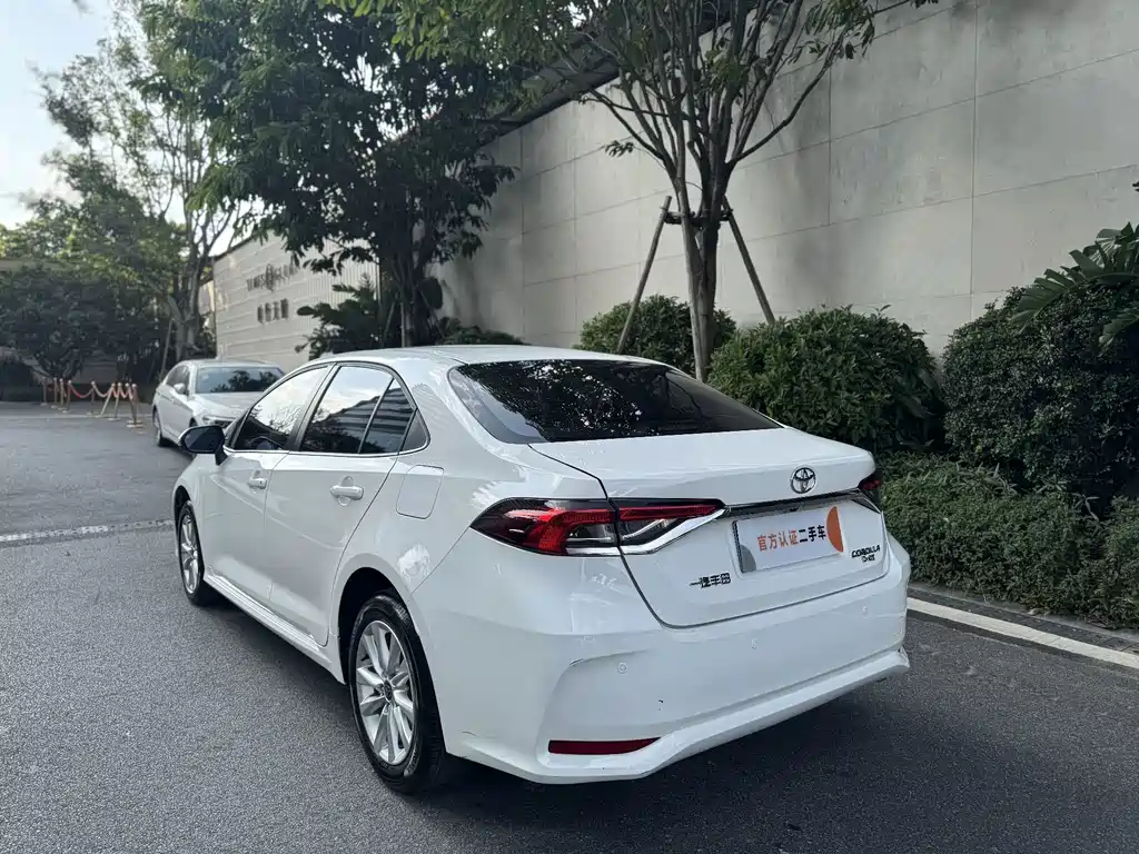 Toyota Corolla — миниатюра 4