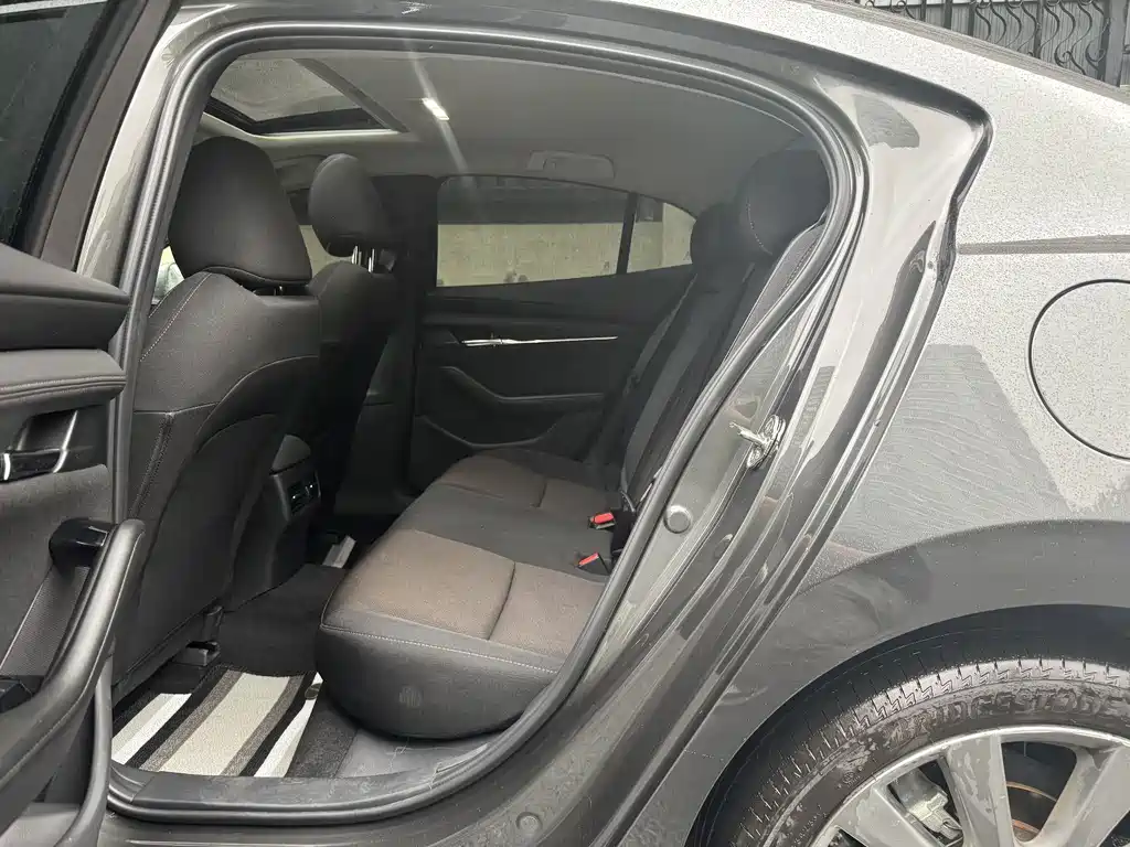 Mazda 3 Axela — миниатюра 6