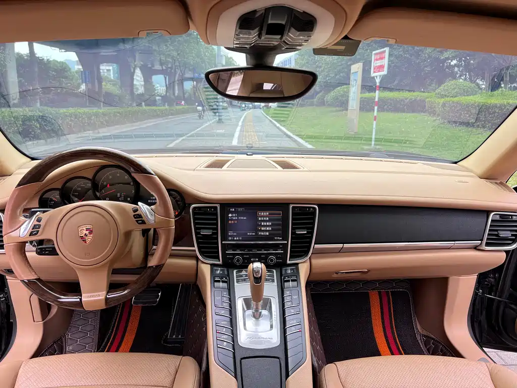 Porsche Panamera 2010 Panamera 4 3.6L
