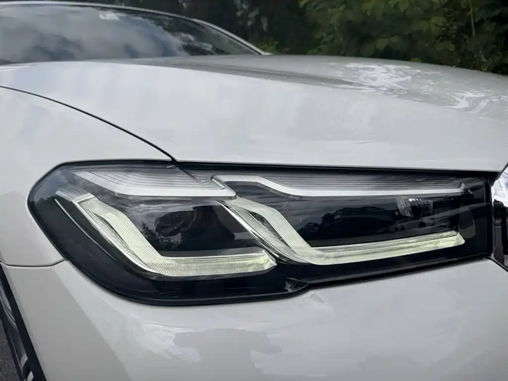 BMW 5 Series — миниатюра 21