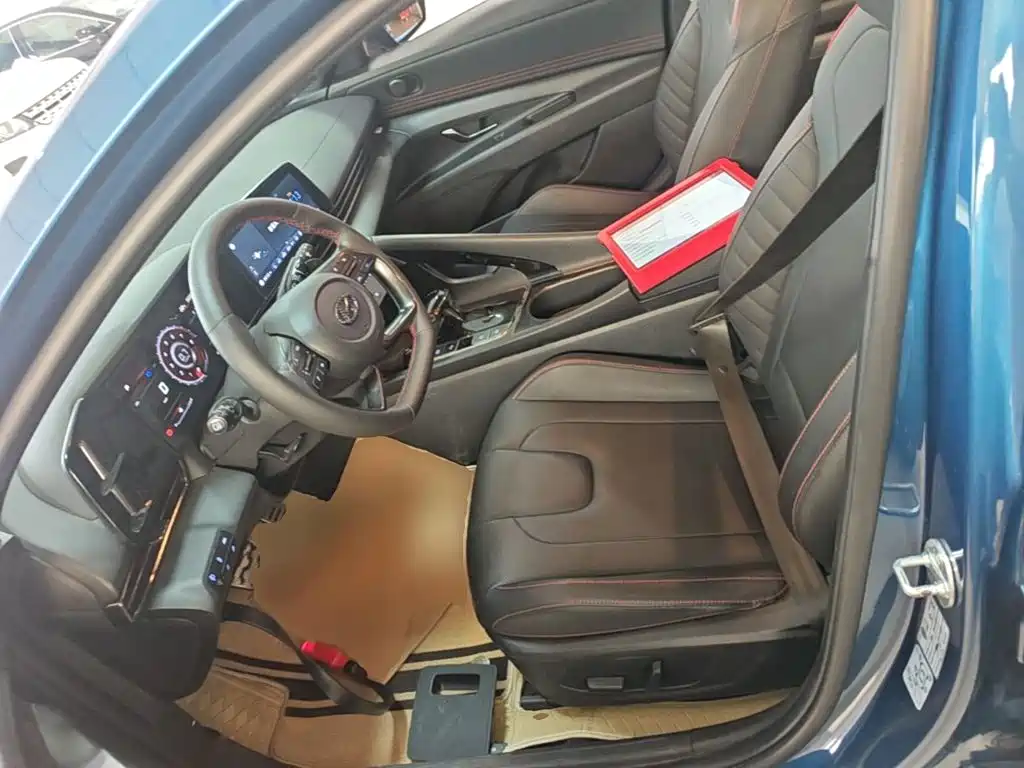 Hyundai Elantra — миниатюра 15