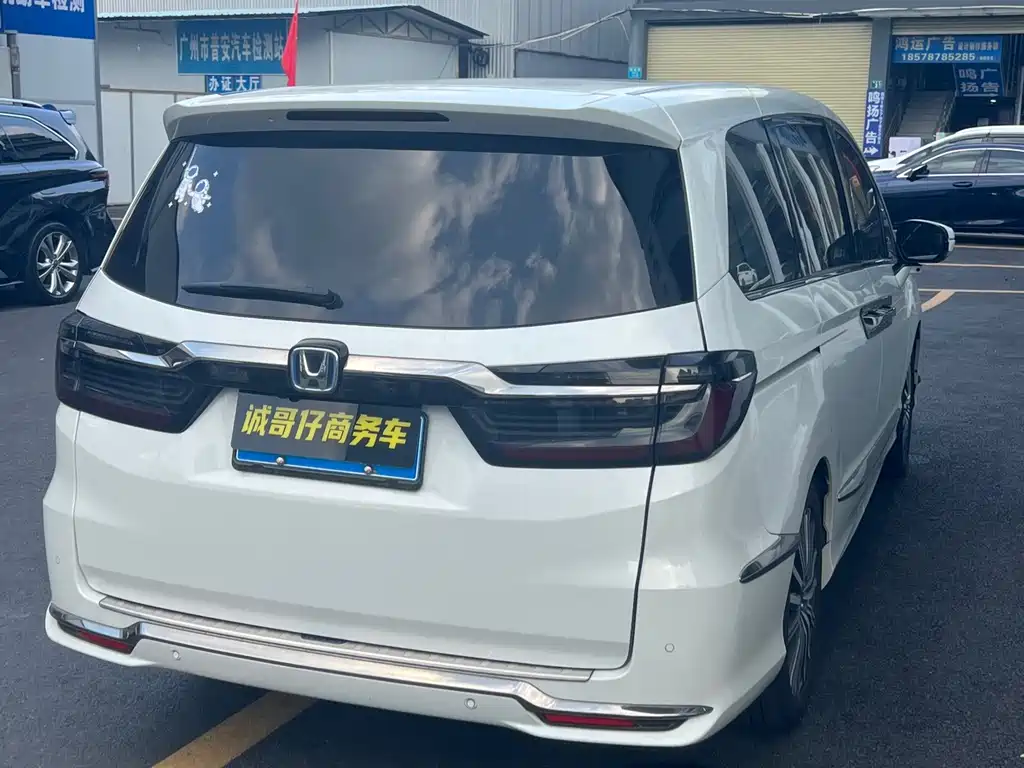 Honda Elysion — миниатюра 10