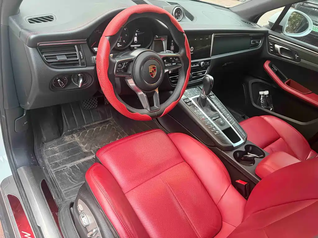Porsche Macan — миниатюра 14
