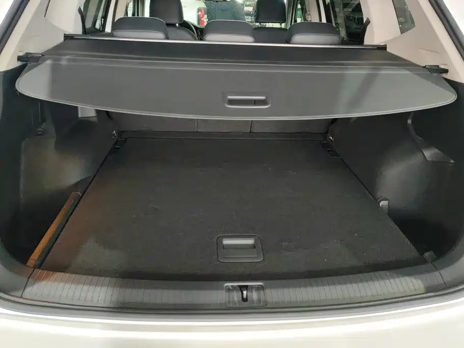 Volkswagen Tiguan L — миниатюра 4
