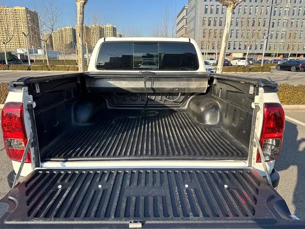 Toyota Hilux 2019 2.7L AT