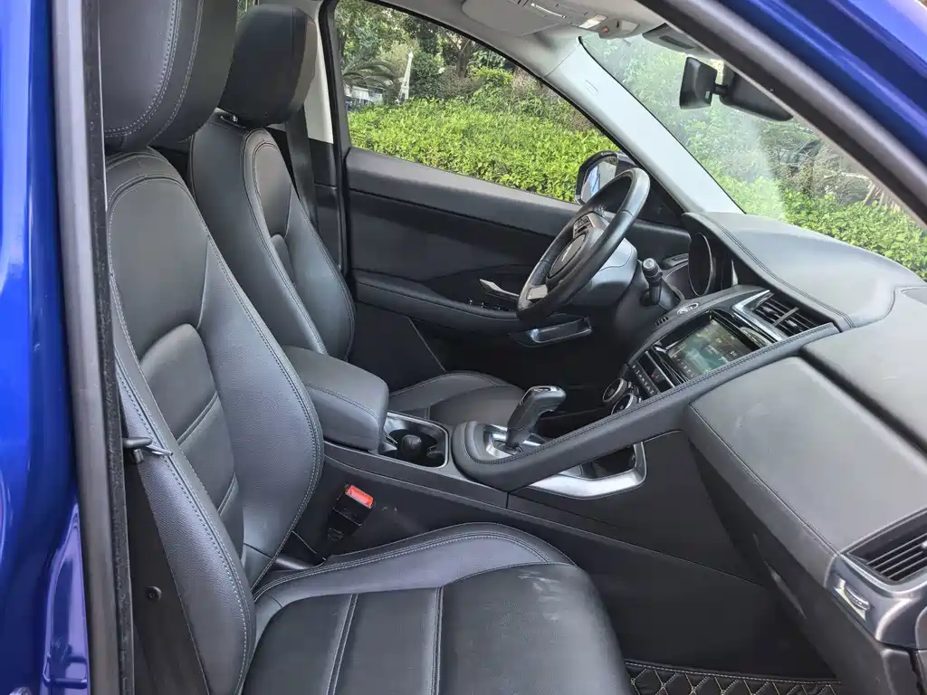 Jaguar E-PACE — миниатюра 16
