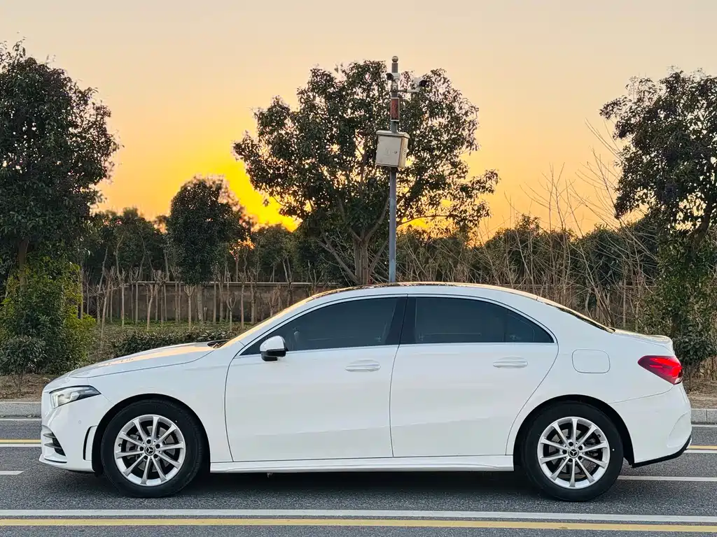 MERCEDES-BENZ A CLASS