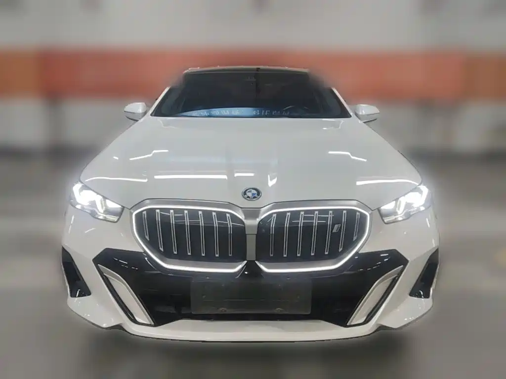 BMW i5 — миниатюра 5