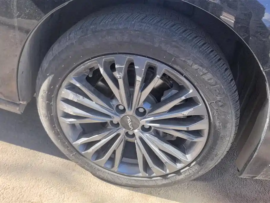 DONGFENG YI HYUN MAX