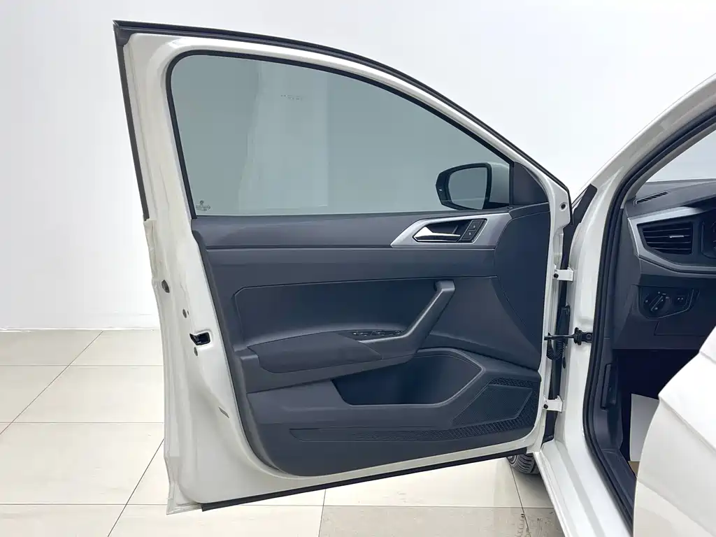 Volkswagen Polo — миниатюра 4