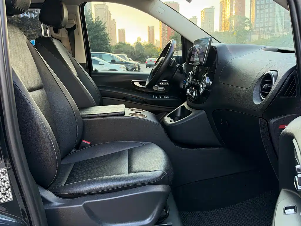 Mercedes-Benz Vito — миниатюра 13