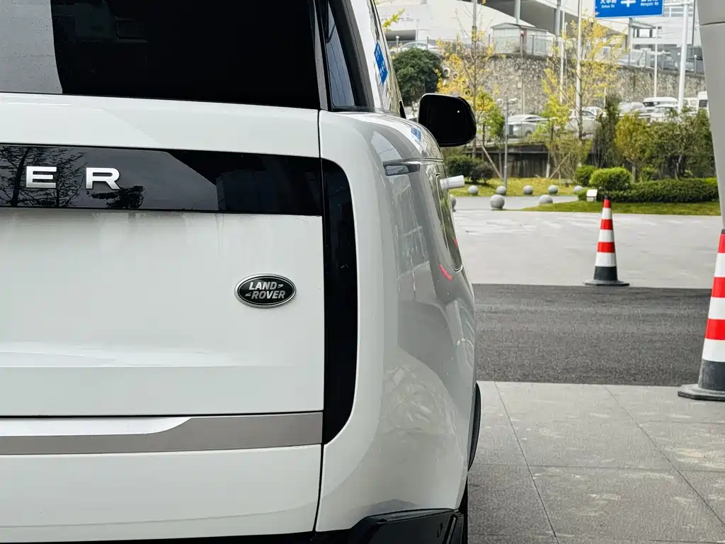 Land Rover Range Rover — миниатюра 8