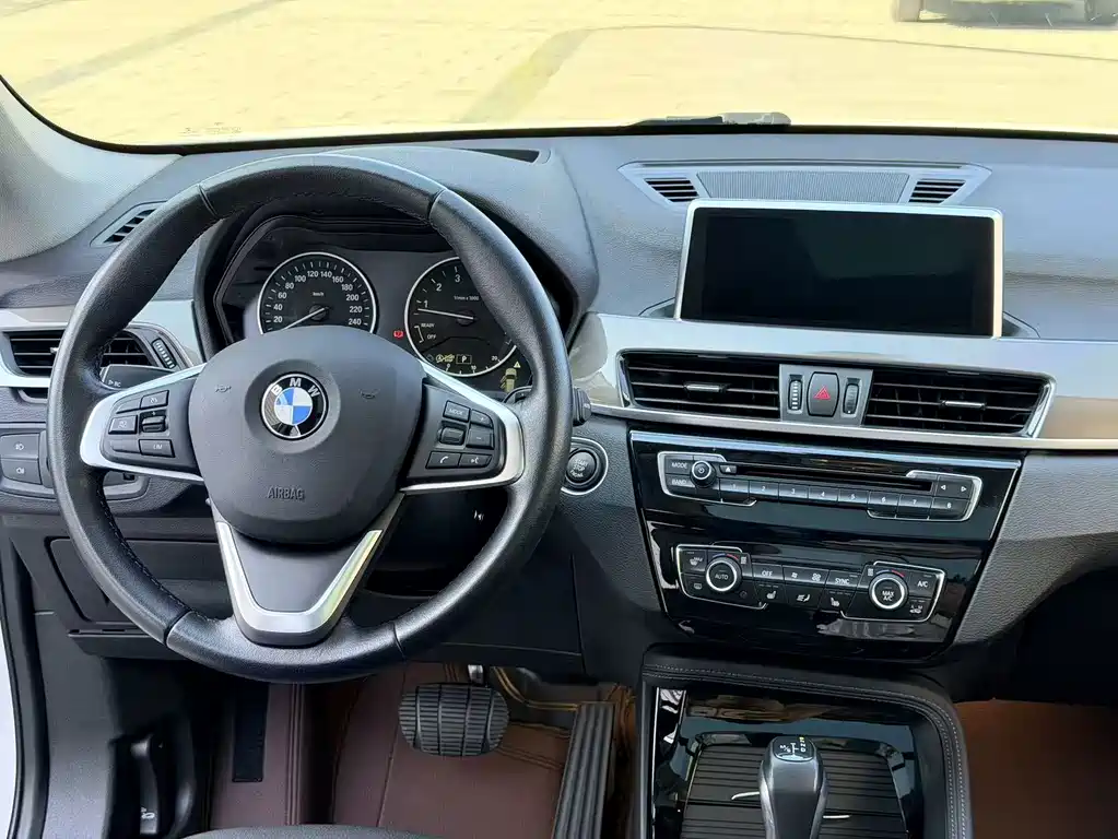 BMW X1 — миниатюра 10