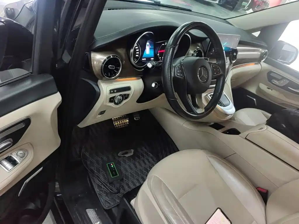 Mercedes-Benz V-Class — миниатюра 16