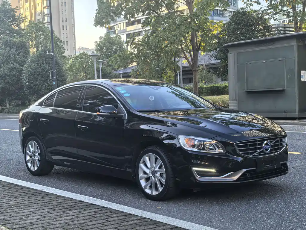 Volvo S60 — миниатюра 4