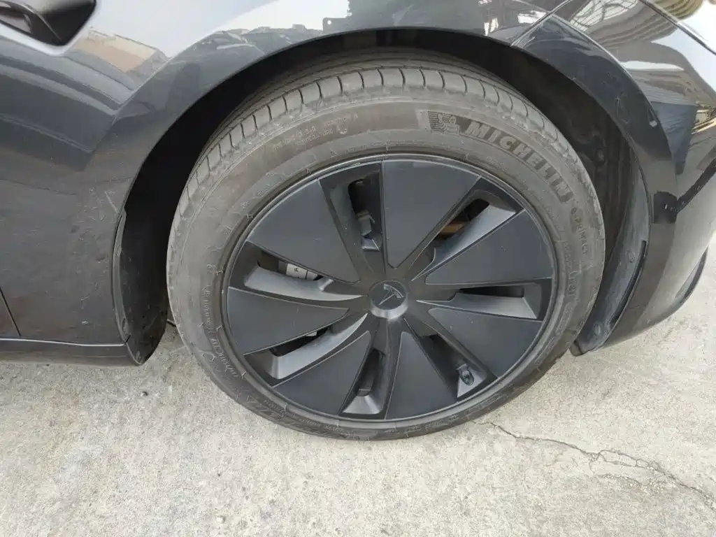 Tesla Model 3 — миниатюра 25