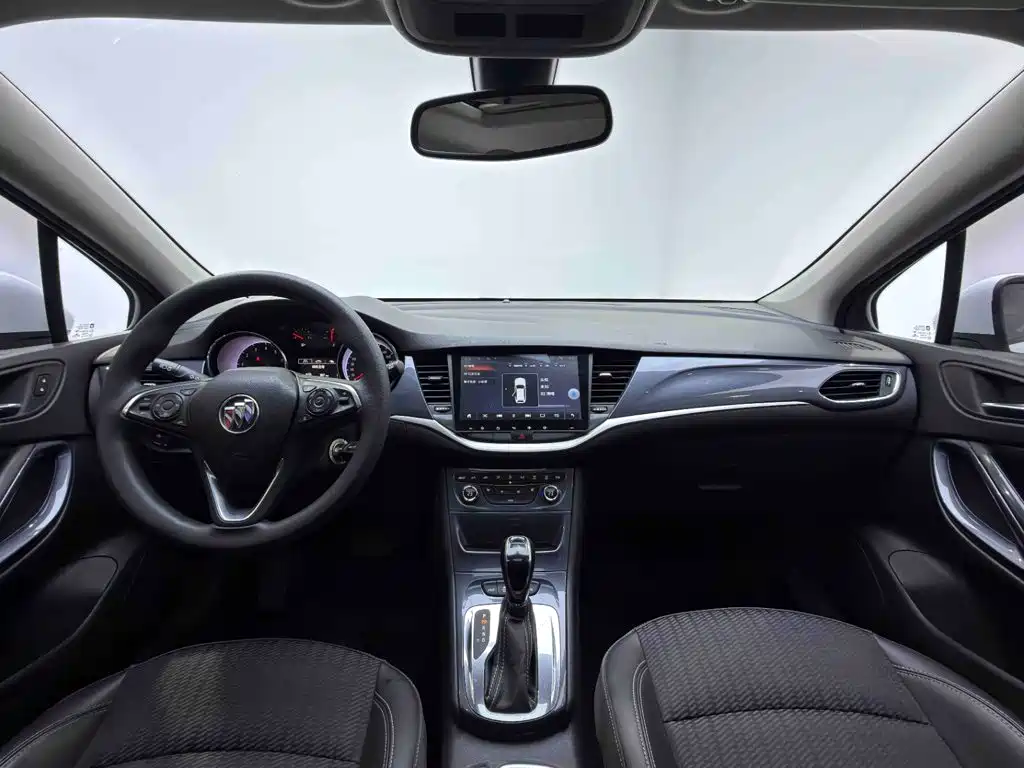 Buick Verano — миниатюра 12