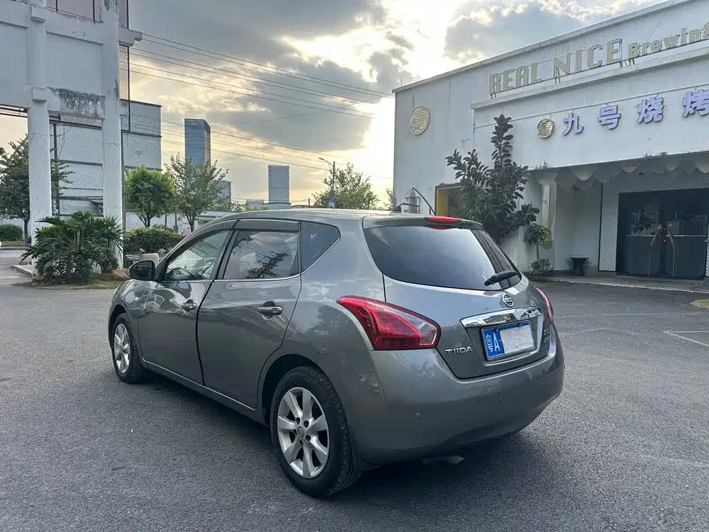 Nissan Tiida — миниатюра 7