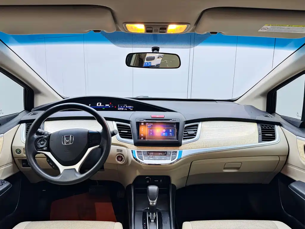 Honda Jade 2014 1.8L AT Comfort Elite 5 мест