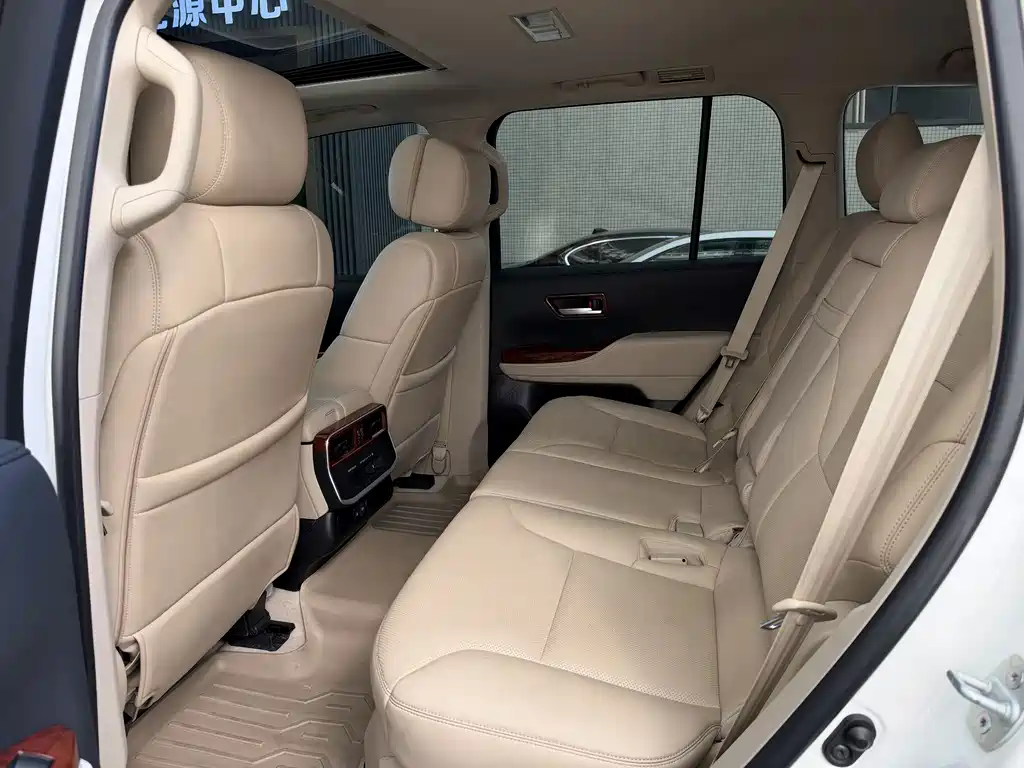 Toyota Land Cruiser — миниатюра 8