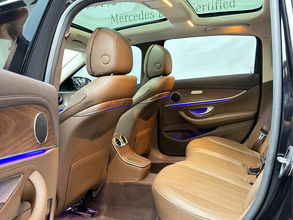 Mercedes-Benz E-Class — миниатюра 14