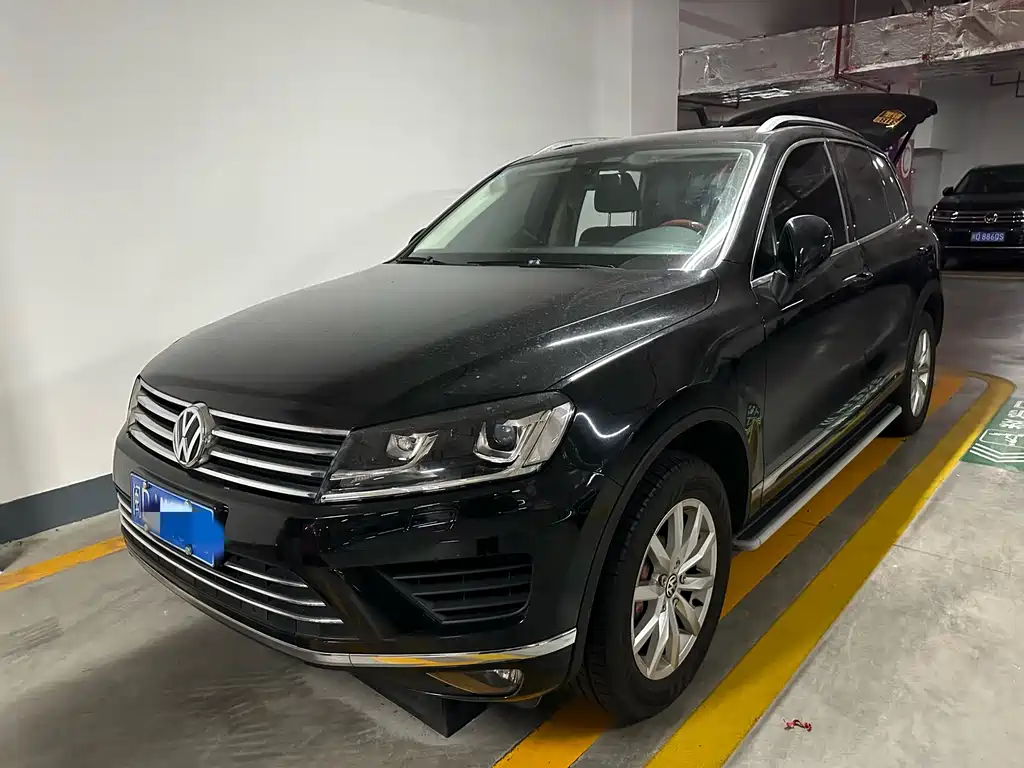 VOLKSWAGEN TOUAREG