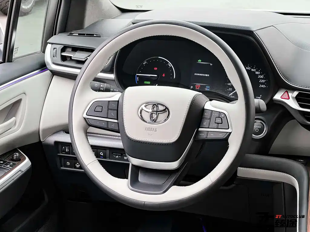 Toyota Granvia — миниатюра 6