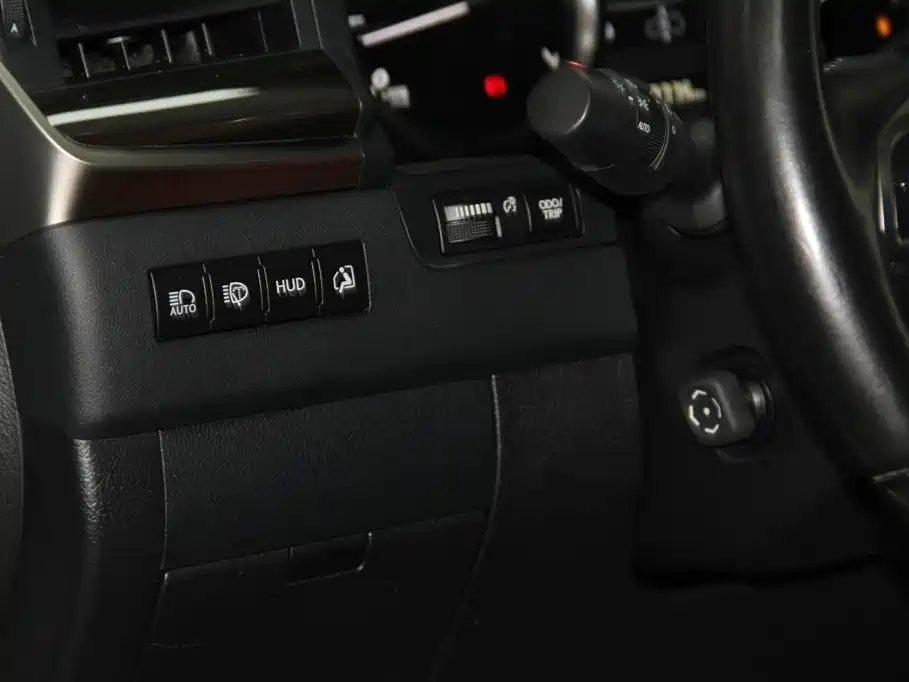 Lexus LX — миниатюра 23