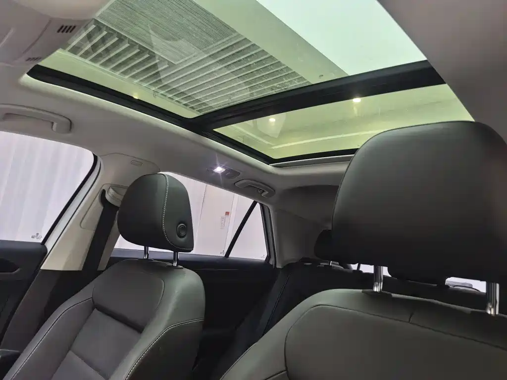 VOLKSWAGEN T ROC EXPLORING SONGS