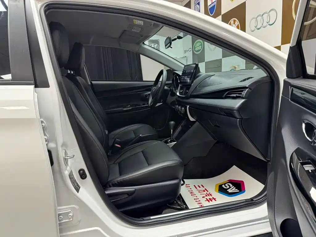 Toyota Yaris L — миниатюра 10