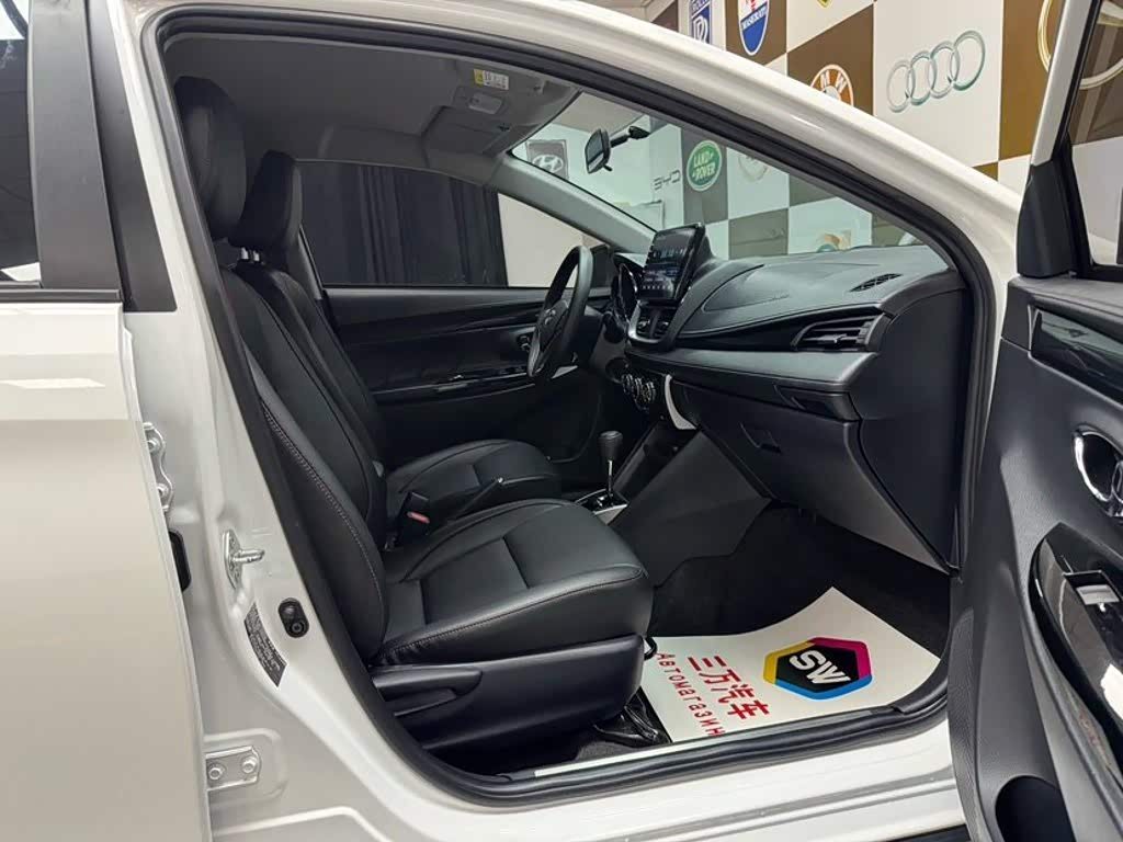 Toyota YARiS L Zhi Xuan 1.5 л 2022 г. Белый, пробег 38000 км